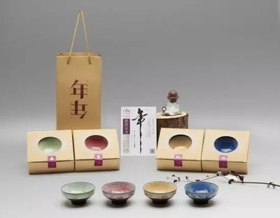 文創(chuàng)產(chǎn)品 傳統(tǒng)與時(shí)尚的交融，實(shí)用與文化的共生